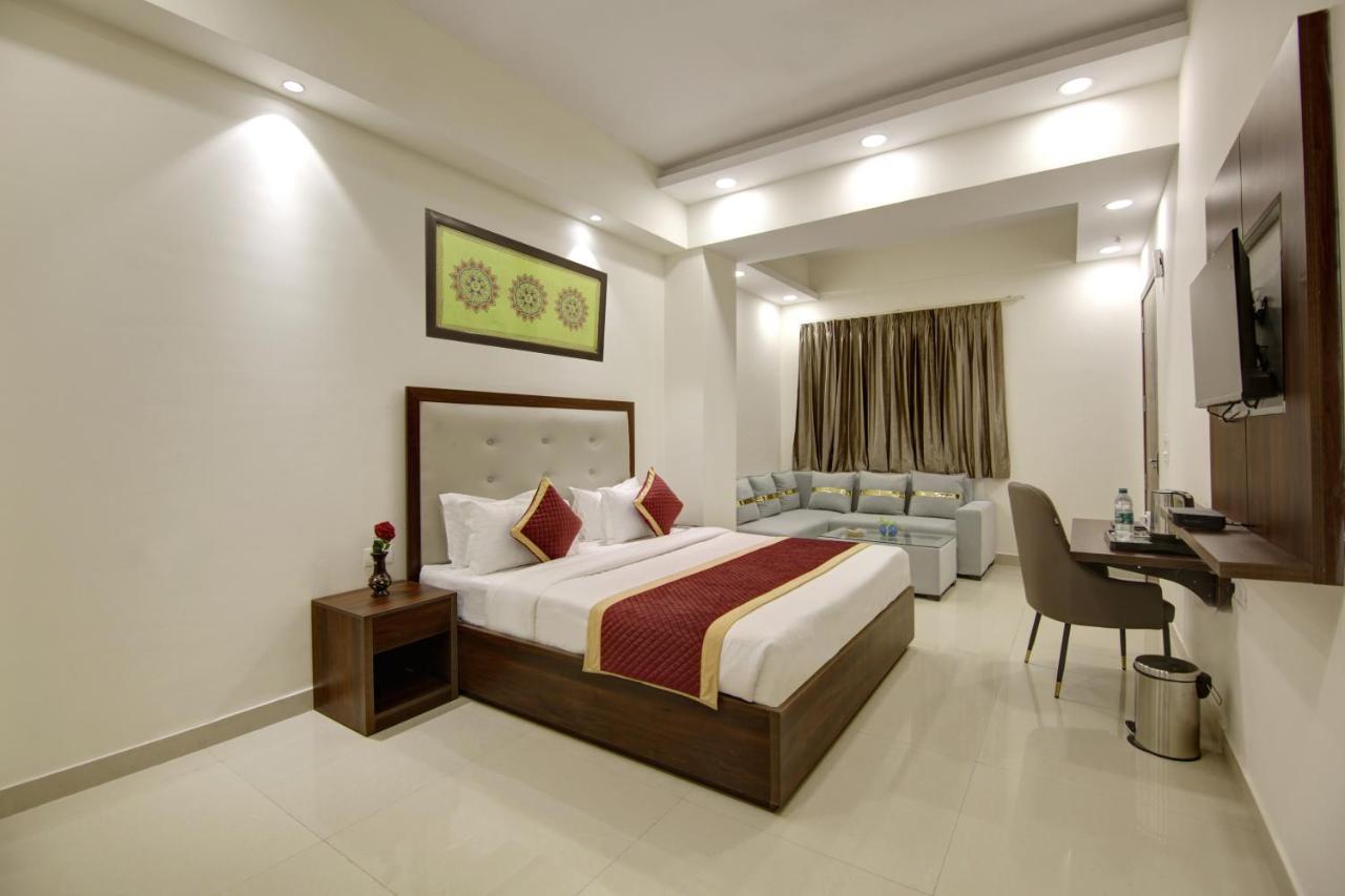 Hotel La Mirage Νόιντα Εξωτερικό φωτογραφία