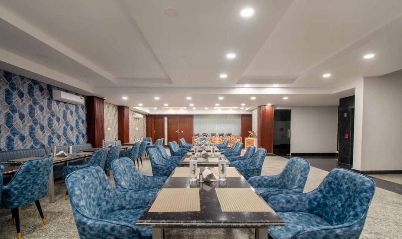 Hotel La Mirage Νόιντα Εξωτερικό φωτογραφία