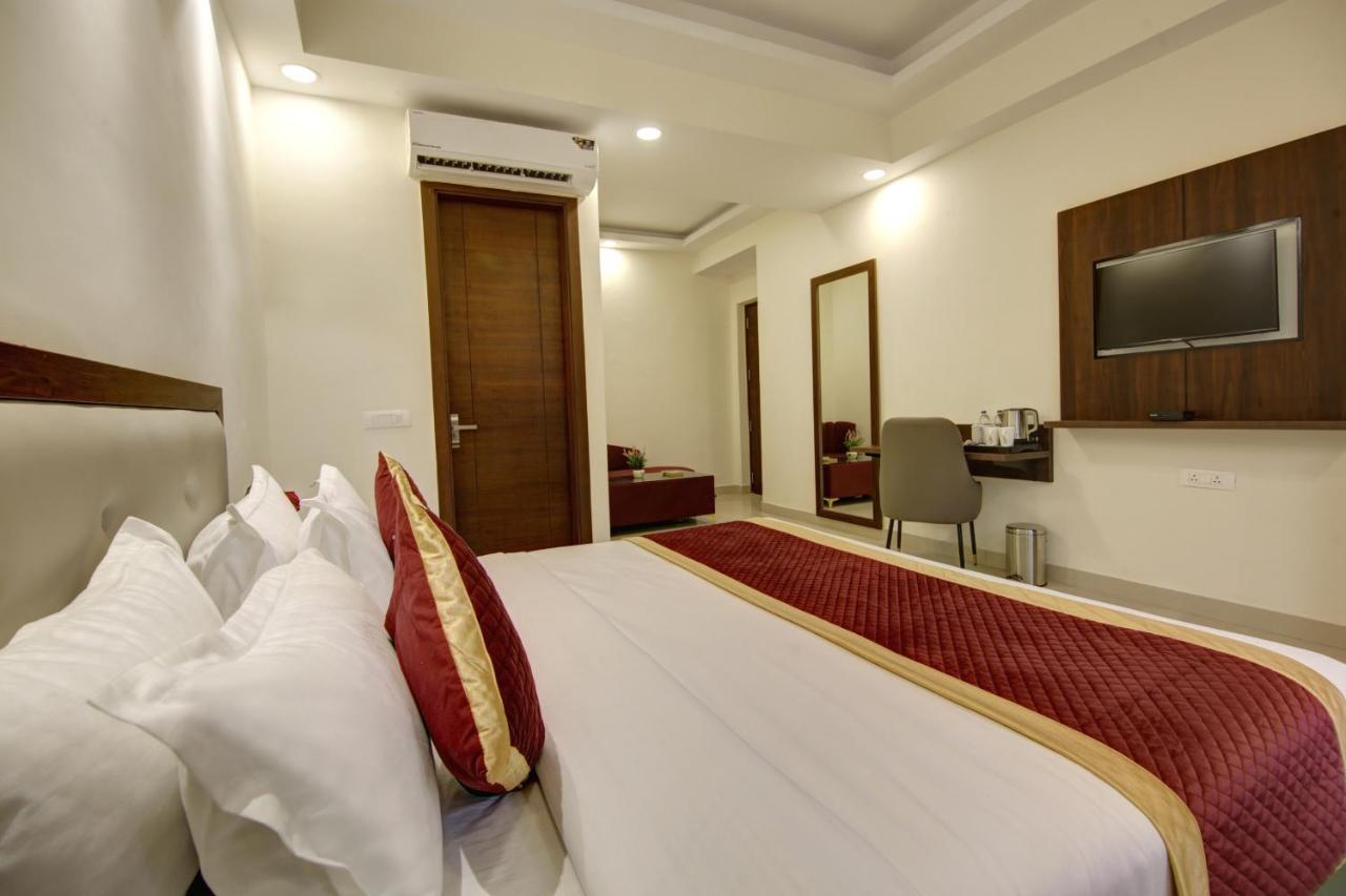 Hotel La Mirage Νόιντα Εξωτερικό φωτογραφία