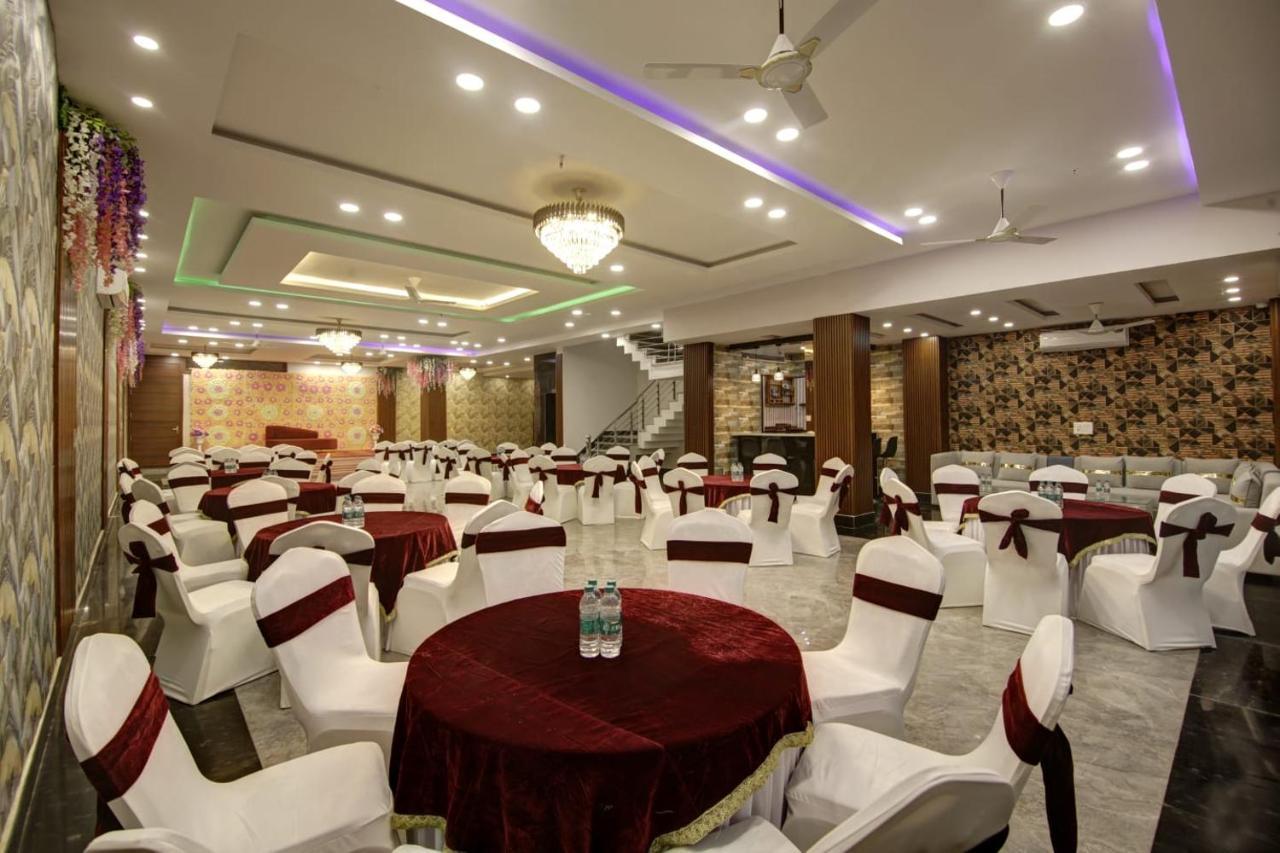 Hotel La Mirage Νόιντα Εξωτερικό φωτογραφία